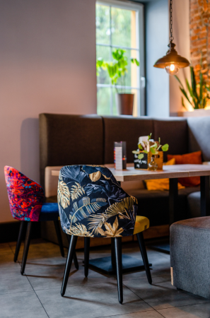 KRZESŁO TAPICEROWANE - FAWARIS-DO-RESTAURACJI.png